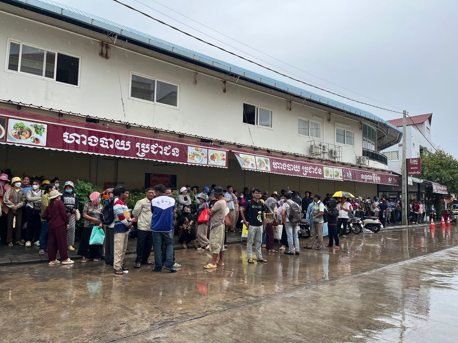 ពលរដ្ឋ​រងគ្រោះដោយសារ​ក្រុមហ៊ុនពិភពដីមាស ស្នើ​​តុលាការ​​ពន្លឿន​នីតិ​វិធី​​ខណៈ​ពួក​គេ​កំពុង​ជួប​វិបត្តិ​បំណុល​