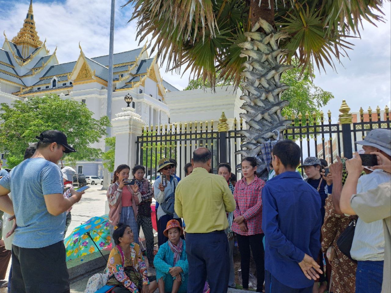 ពលរដ្ឋសហគមន៍​១៩៧​​ នៅ​​​ខេត្តកោះកុង ជំរុញ​ក្រសួង​​រៀបចំ​ដែន​ដី​​ពន្លឿន​​ការ​​​ដោះស្រាយ​​​​បញ្ហា​​​​​ដីធ្លី