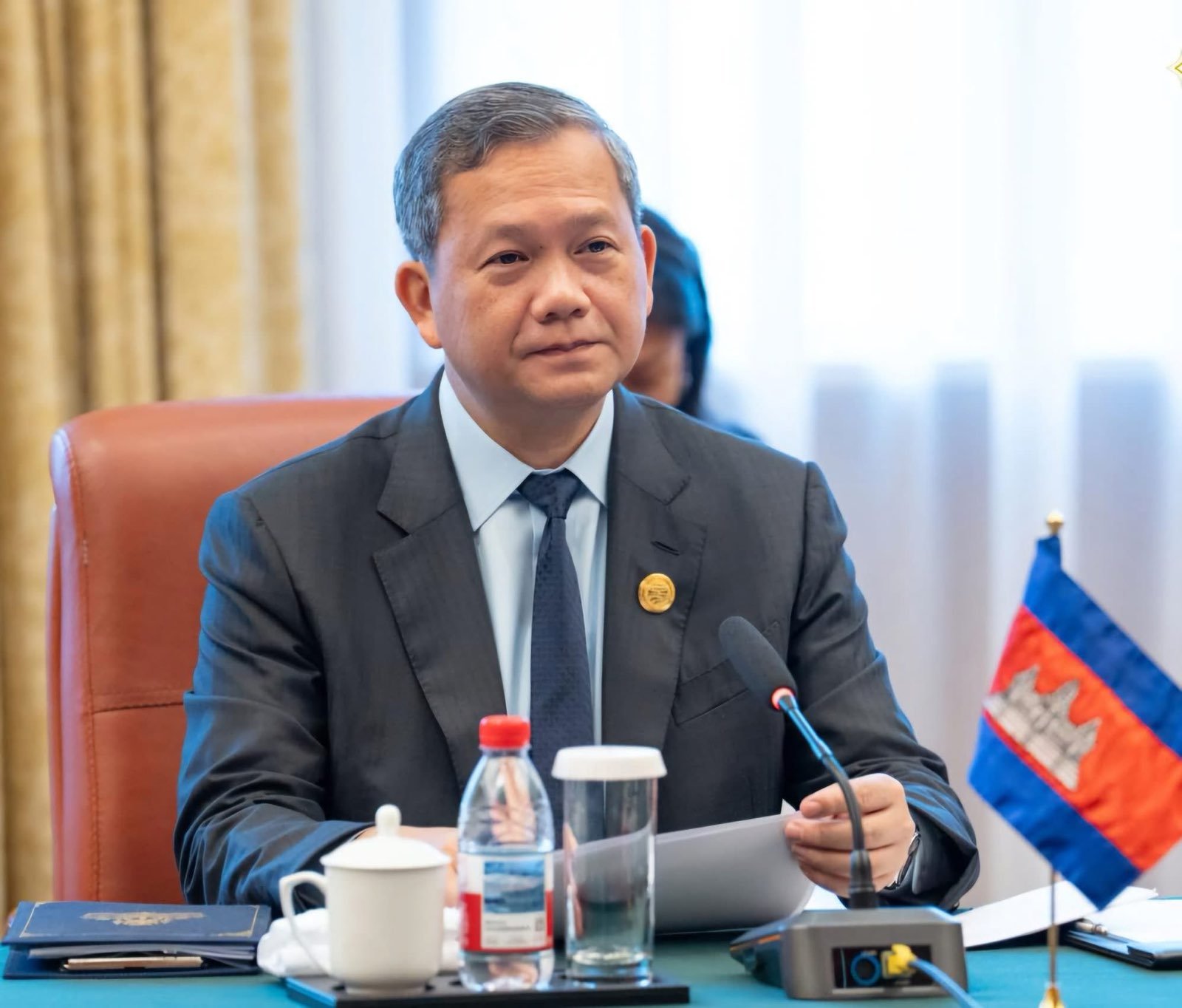 រាជរដ្ឋាភិបាល​ចេញបទបញ្ជា​​ហាមឃាត់ការ​នាំចូល ចែកចាយ និងប្រើប្រាស់​បារីអេឡិចត្រូនិច​