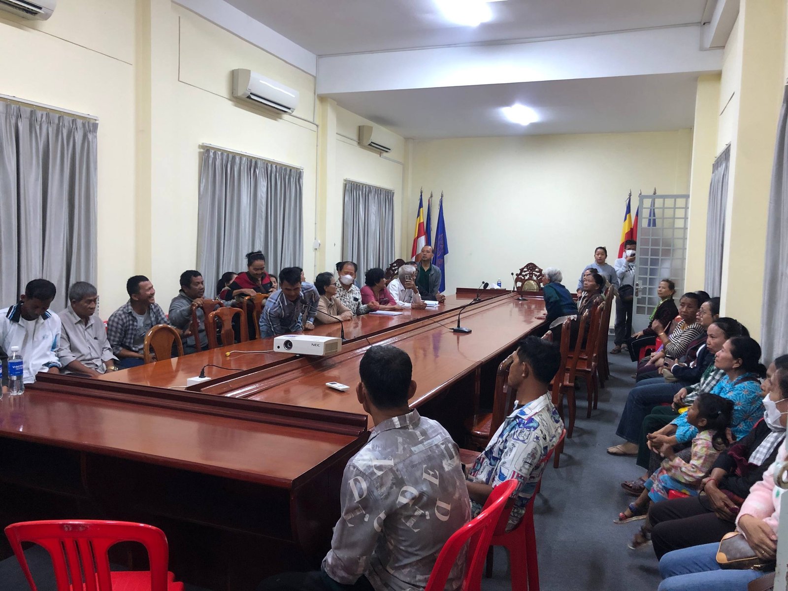 ពលរដ្ឋនៅកោះមាសស្នើអភិបាលខេត្តកណ្ដាលពន្លឿនចេញបណ្ណកម្មសិទ្ធិដីធ្លី ក្រោយអាជ្ញាធរស្រុកមិនមានដំណោះស្រាយ